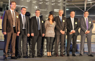 Hervé Knecht, fondateur du Groupe AlterEos,  reçoit le Prix de l’Engagement Sociétal 2012 au niveau national 20ème édition du Prix de l’Entrepreneur de l’Année